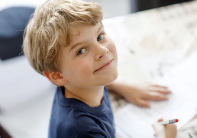 ¿Cuál es la edad promedio para enseñar a un niño a ir al baño?